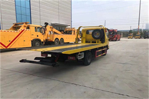 昌吉非事故拖车