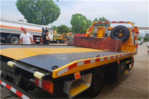 昌吉附近拖车电话号码服务