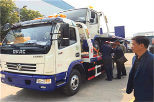 昌吉汽车道路救援拖车价格